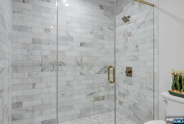 $945,000 | 7 Bryson Road, Fair Lawn, NJ 07410