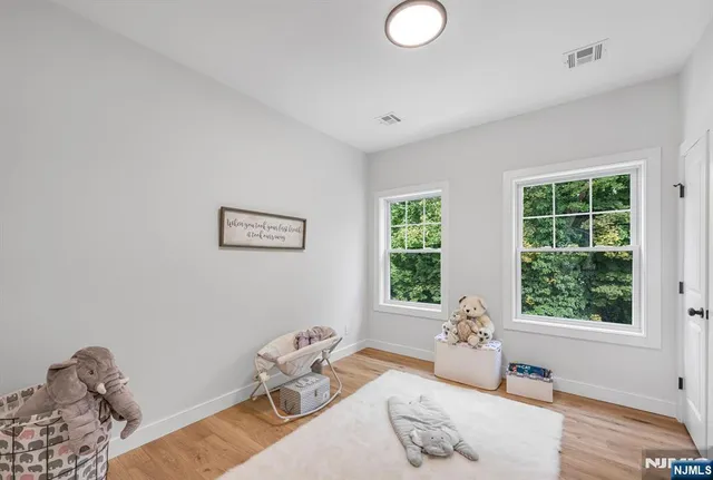 $945,000 | 7 Bryson Road, Fair Lawn, NJ 07410