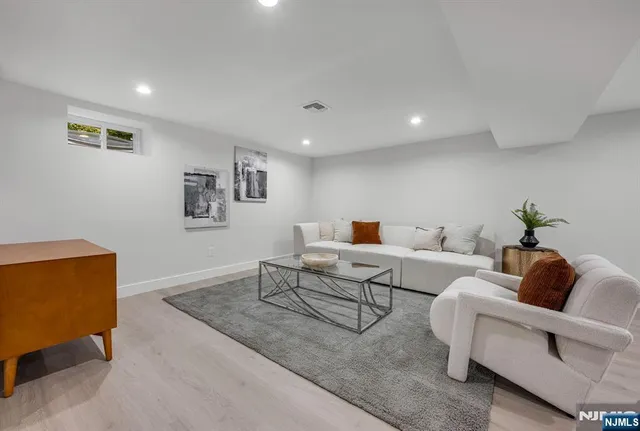 $945,000 | 7 Bryson Road, Fair Lawn, NJ 07410