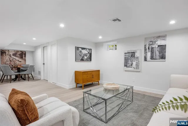 $945,000 | 7 Bryson Road, Fair Lawn, NJ 07410