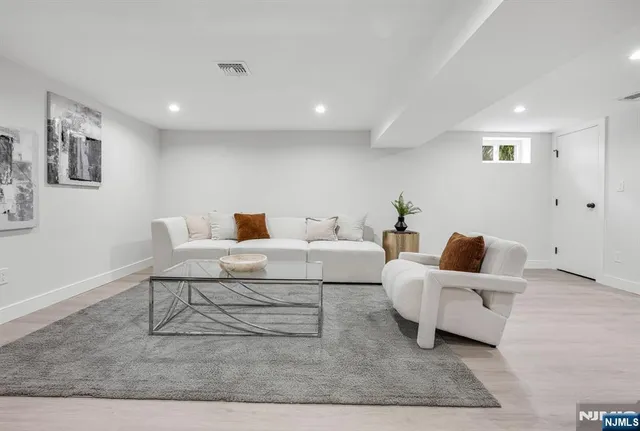 $945,000 | 7 Bryson Road, Fair Lawn, NJ 07410