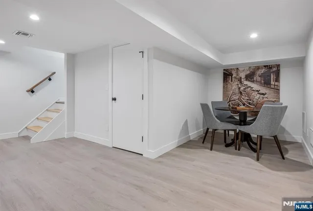 $945,000 | 7 Bryson Road, Fair Lawn, NJ 07410