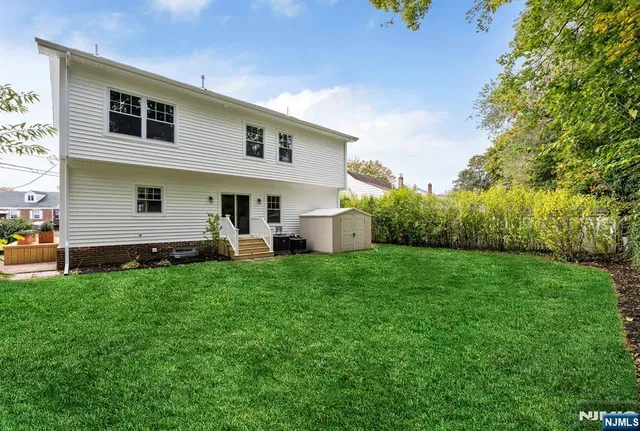 $945,000 | 7 Bryson Road, Fair Lawn, NJ 07410
