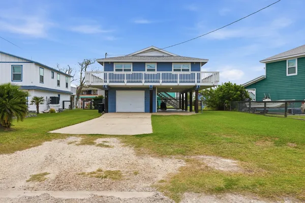 $379,900 | 3 Scallop Lane, Rockport, TX 78382
