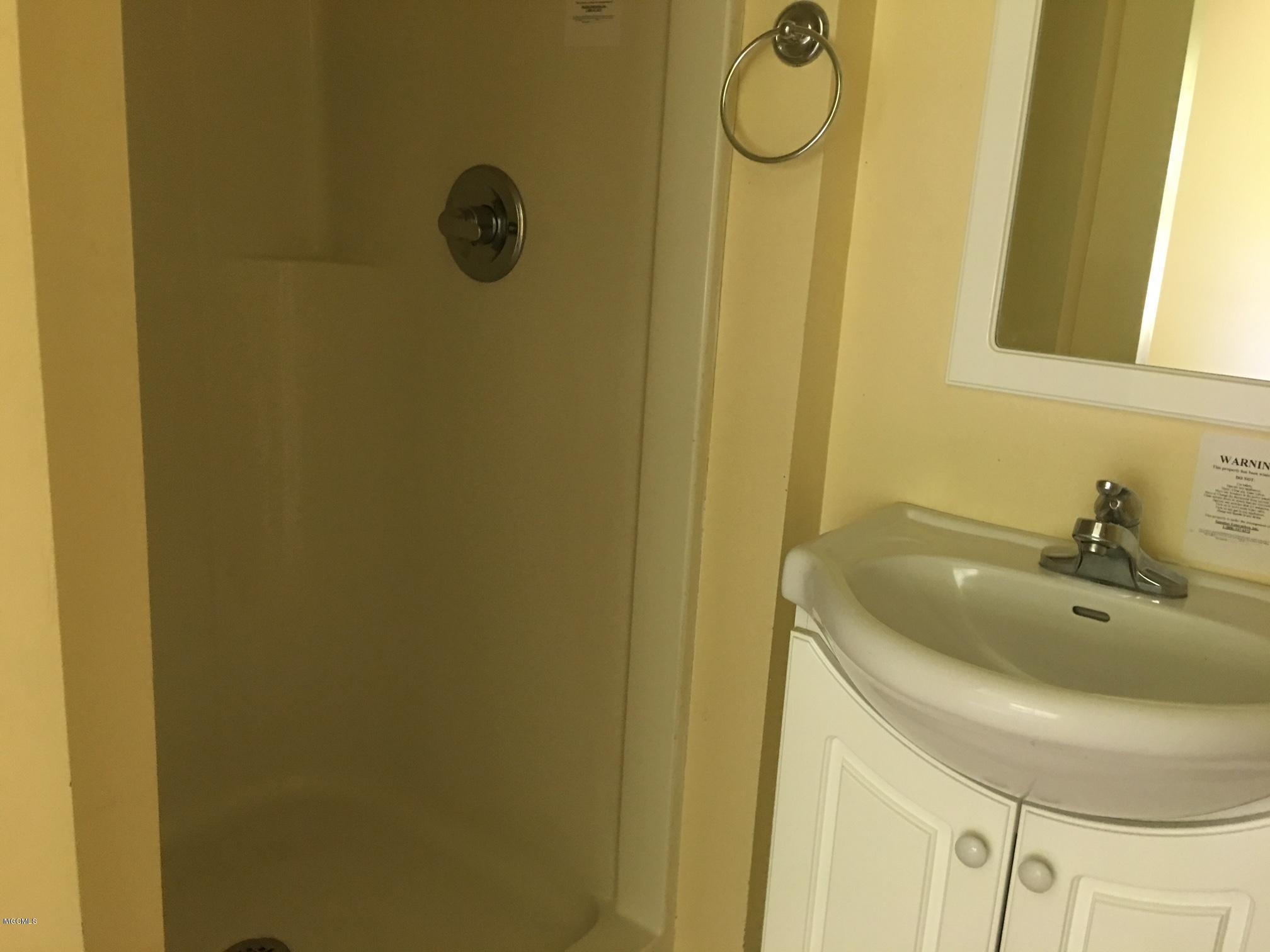 6901 Andover Street Moss Point, MS 39563 - Photo 8 of 13 Bath 2.5