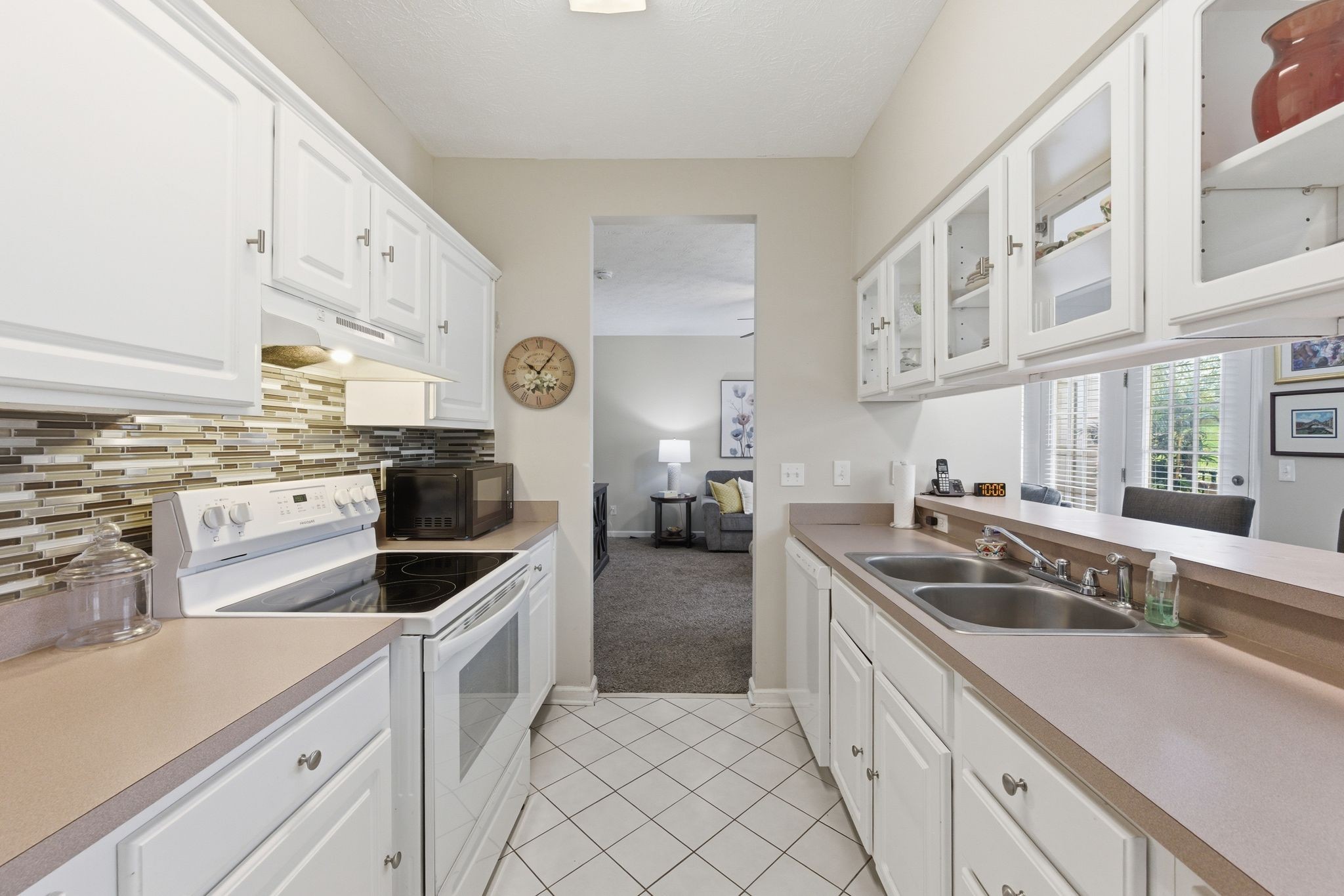 609 Churchill Crossing Madison, TN 37115 - Photo 9 of 26 a kitchen with cabinets and appliances