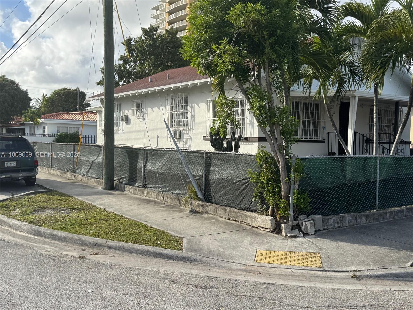 844 Southwest 8th Court Miami, FL 33130 - Photo 3 of 5 a view of a backyard