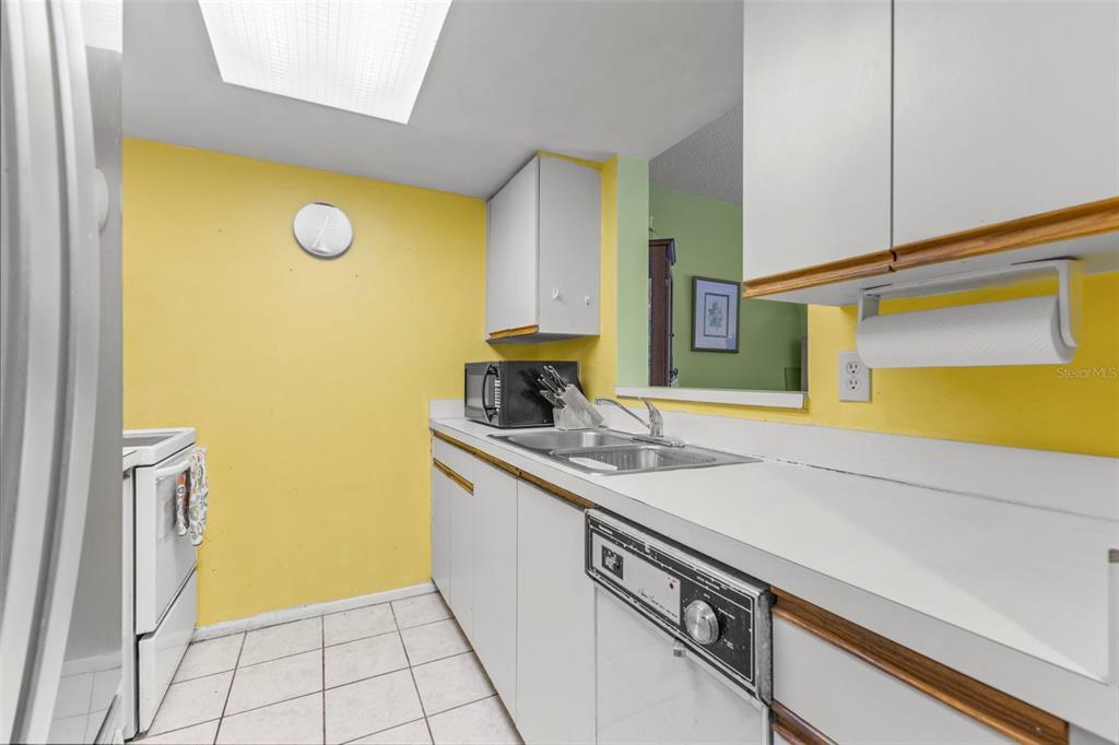 503 Albee Farm Road, Unit B16 Venice, FL 34285 - Photo 10 of 20