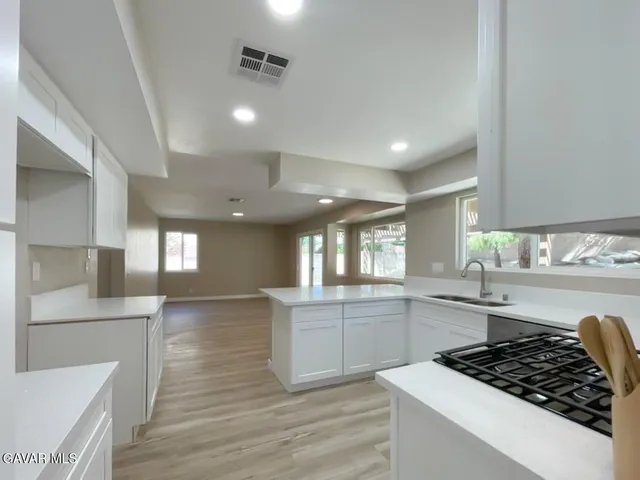 $549,900 | 43856 Windsor Place, Lancaster, CA 93536