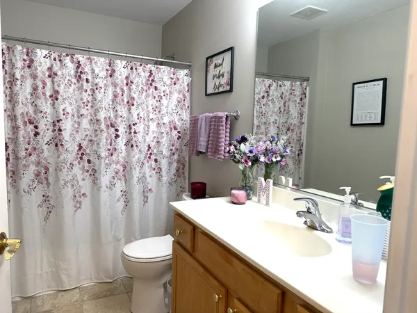 $470,000 | 2939 Saganashkee Lane, Naperville, IL 60564