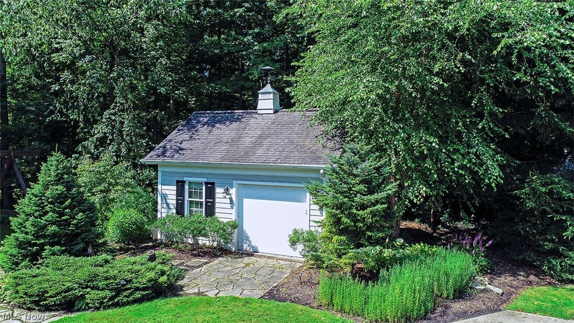 33700 Woodleigh Road Cleveland, OH 44124 - Photo 35 of 35