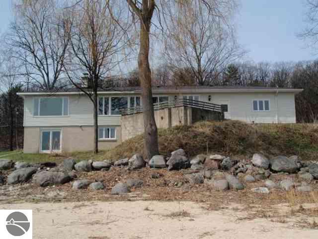7470 East Shore Road Traverse City, MI 49686 - Photo 1 of 25 1723173.JPG