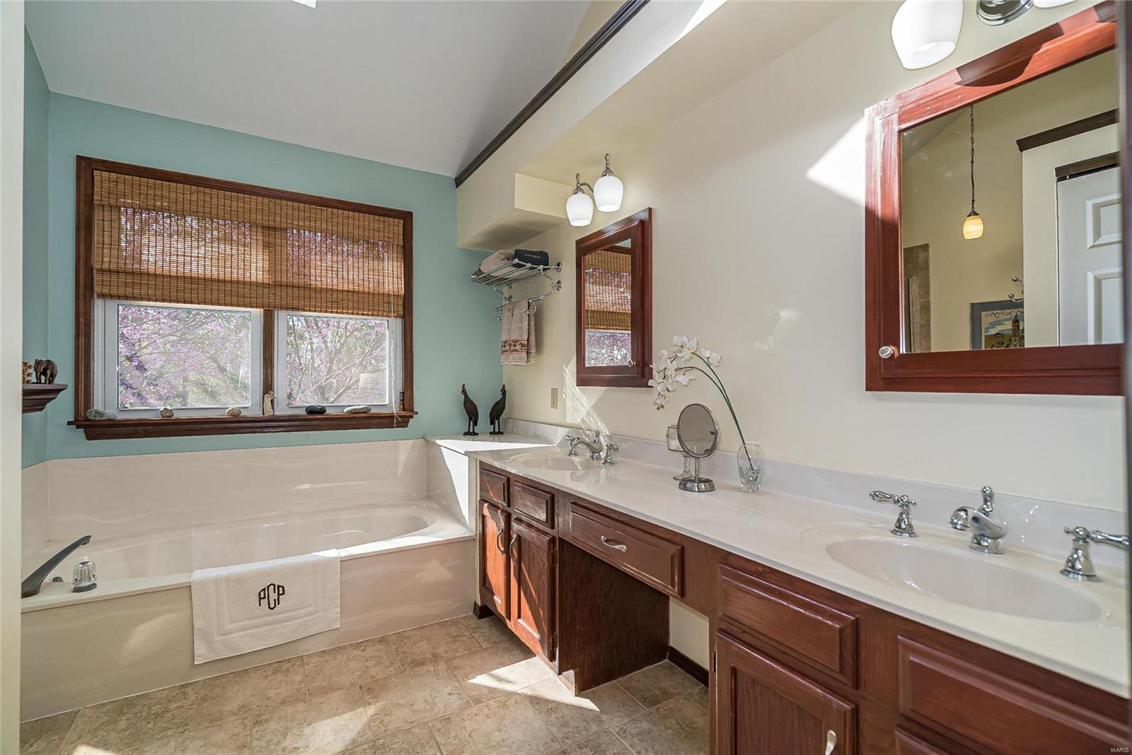 14808 Pleasant Ridge Court Chesterfield, MO 63017 - Photo 24 of 39 Gallery Image 24