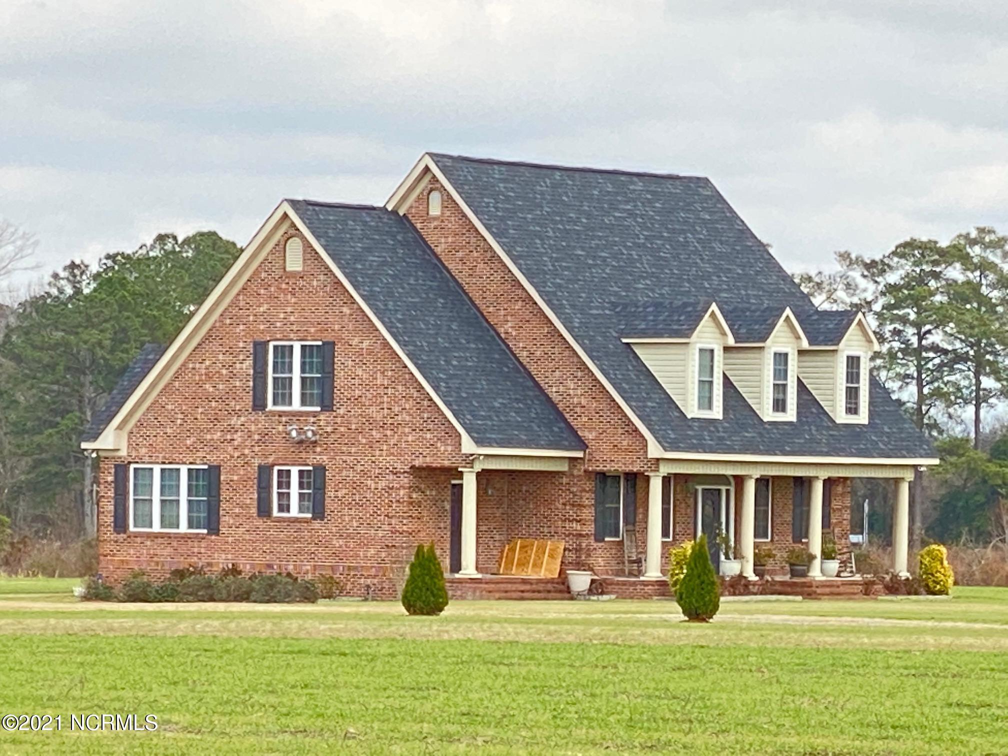 591 Reedsford Road Clinton, NC 28328 - Photo 4 of 41 IMG_3962