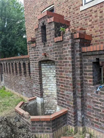 $159,900 | 2801 Itaska Street, St. Louis, MO 63111