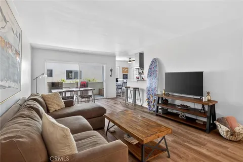 $595,000 | 8710 Delgany Avenue, Unit 8, Playa del Rey, CA 90293