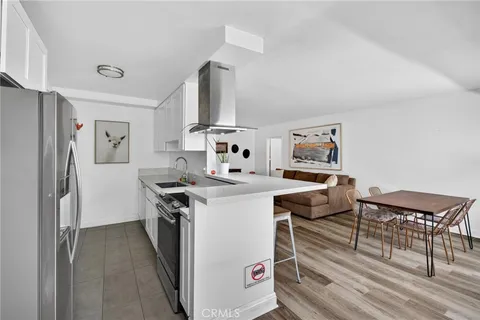 $595,000 | 8710 Delgany Avenue, Unit 8, Playa del Rey, CA 90293