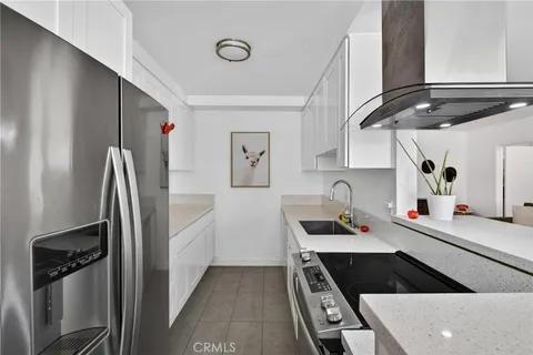 $595,000 | 8710 Delgany Avenue, Unit 8, Playa del Rey, CA 90293