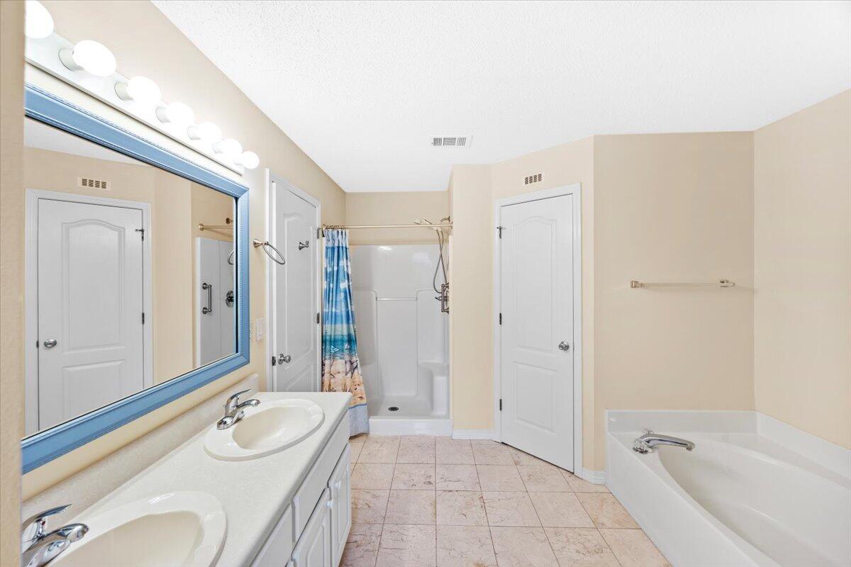 7807 Lola Circle Navarre, FL 32566 - Photo 24 of 45 24-1V3A5715