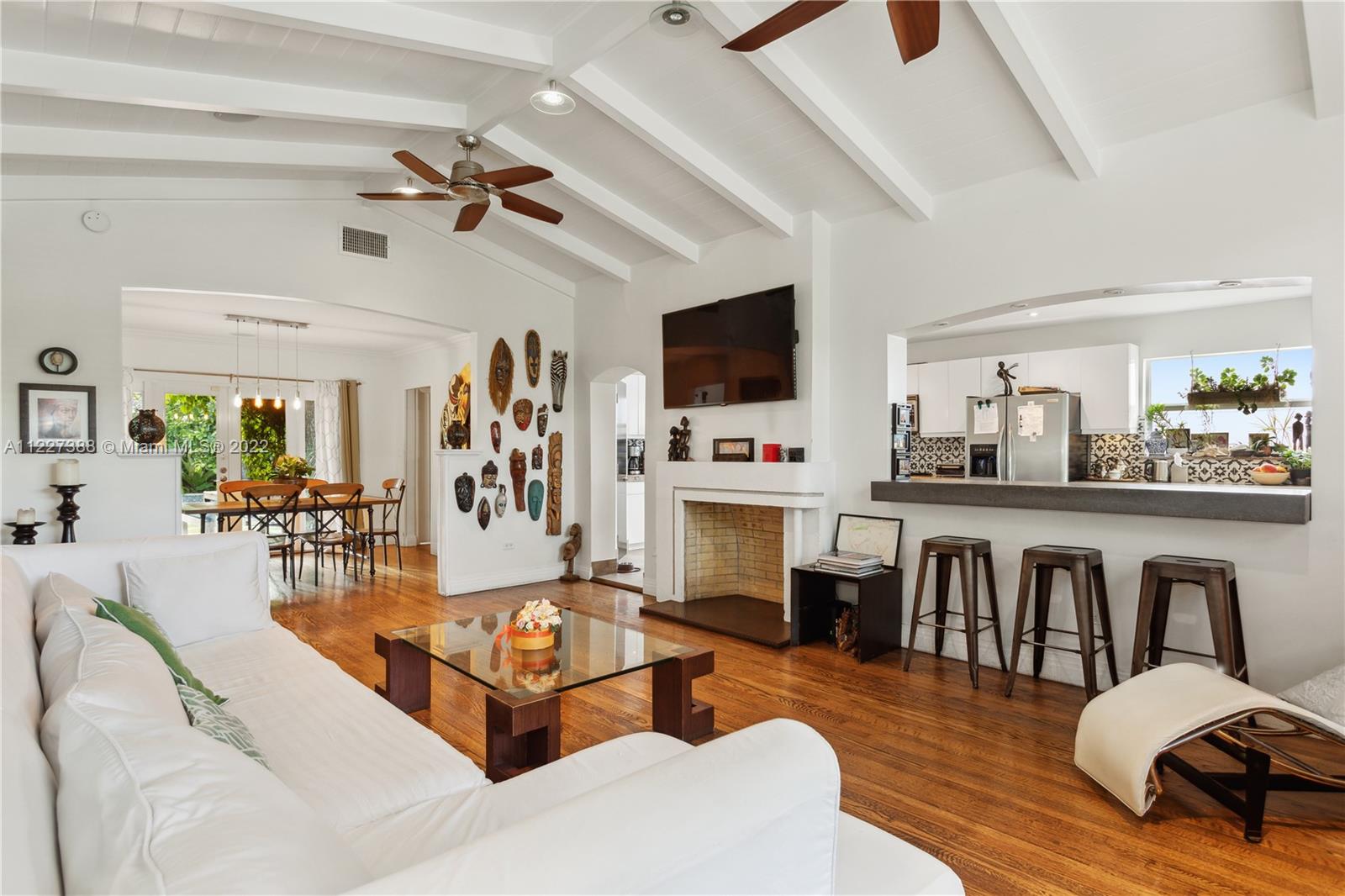 4568 Post Avenue Miami Beach, FL 33140 - Photo 3 of 23