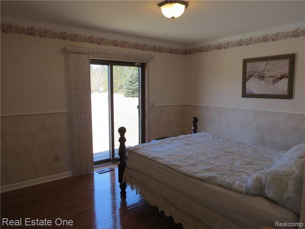 6202 Cedar Lake Road Pinckney, MI 48169 - Photo 15 of 36 021.JPG