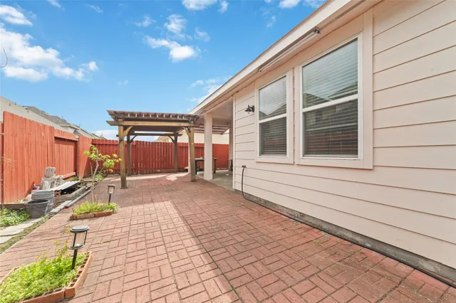 $2,400 | 13842 Evansdale Lane, Houston, TX 77083