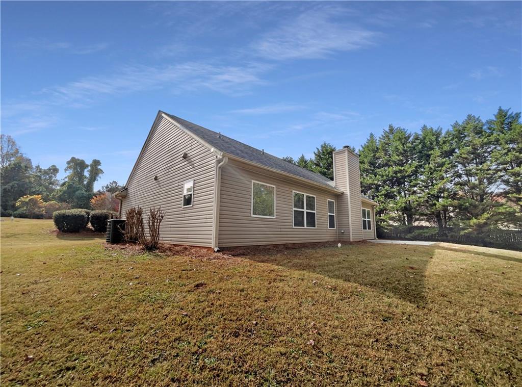 189 Hampton Drive Jefferson, GA 30549 - Photo 33 of 36 a view of a house with a yard