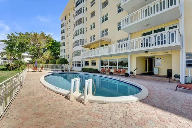 $365,000 | 2500 Northeast 48th Lane, Unit 603, Fort Lauderdale, FL 33308