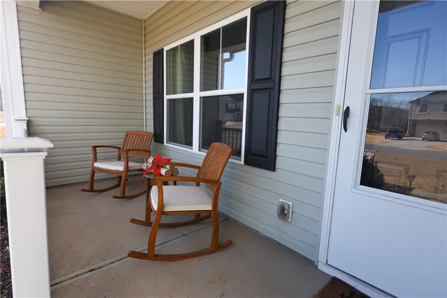 $325,000 | 198 Sunny Point Loop, Central, SC 29630