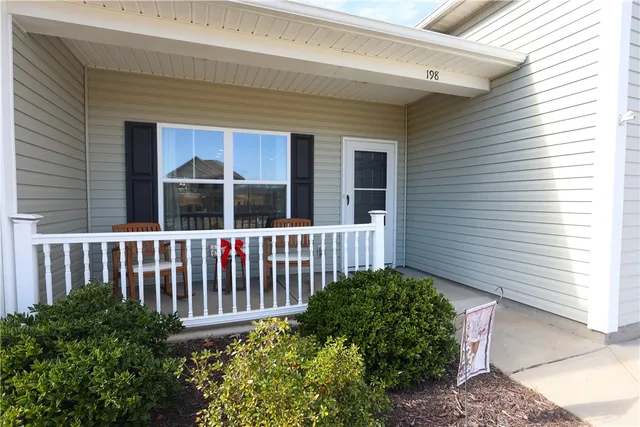 $325,000 | 198 Sunny Point Loop, Central, SC 29630