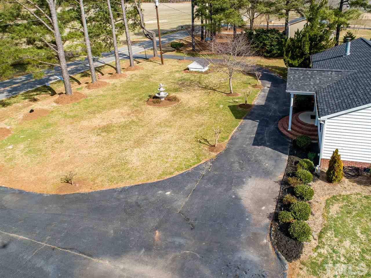 266 Smith Road Smithfield, NC 27577 - Photo 4 of 30 Gallery Image 4