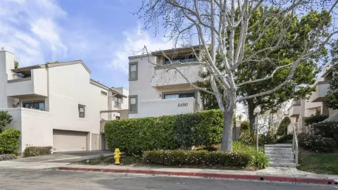 $850,000 | 8490 Via Sonoma, Unit 10, La Jolla, CA 92037