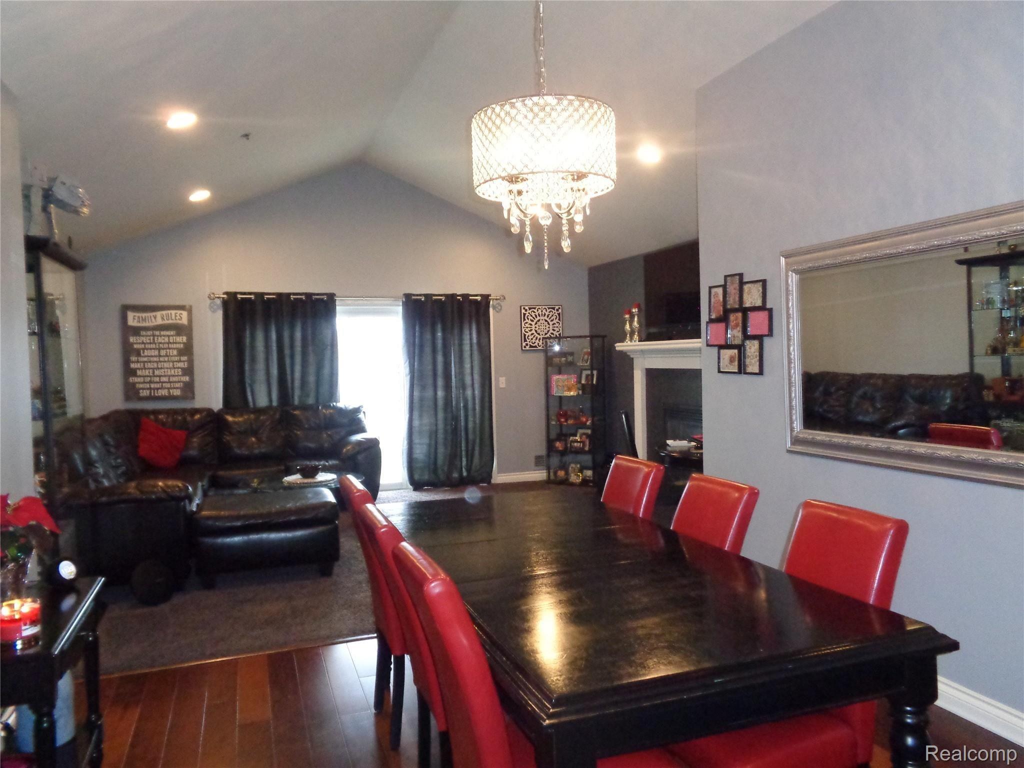 45598 South Stonewood Road Canton, MI 48187 - Photo 2 of 77 DSC04619.JPG