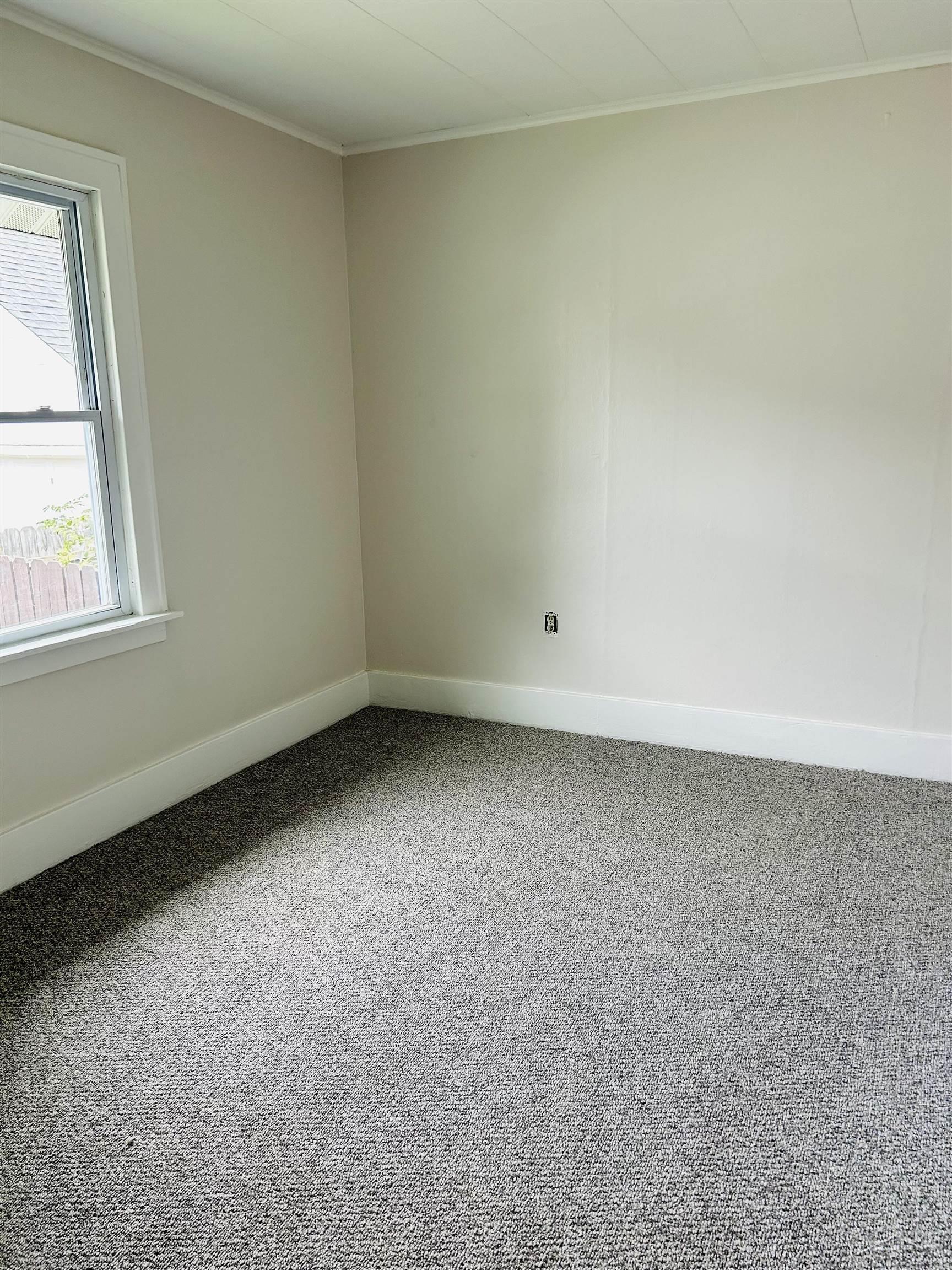 709 Stanton Street Bay City, MI 48708 - Photo 12 of 38 50123584-11.JPG