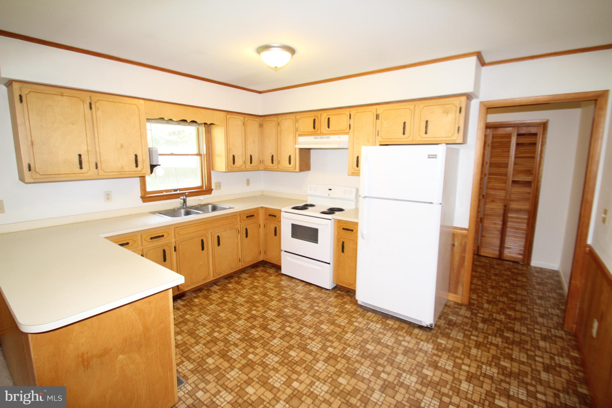 453 Howell School Road Bear, DE 19701 - Photo 3 of 17 Kitchen
