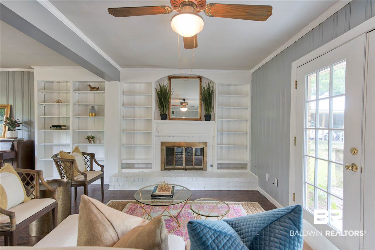 2715 Woodland Road Mobile, AL 36693 - Photo 7 of 28 Built In Shelving