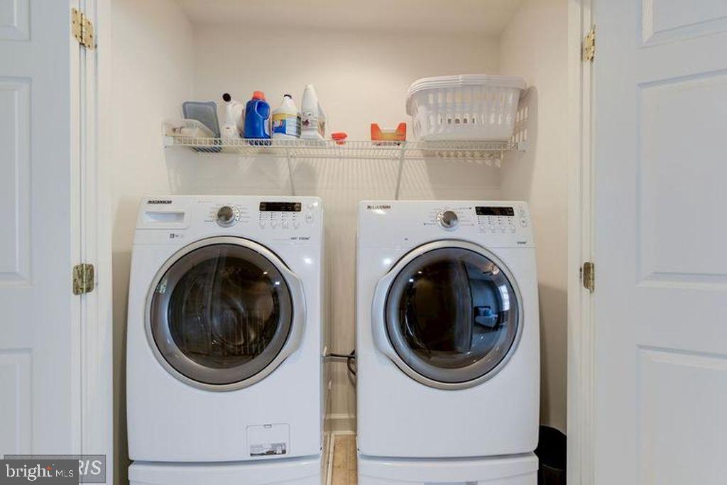 25259 Destination Square Aldie, VA 20105 - Photo 21 of 28 a utility room with dryer and washer