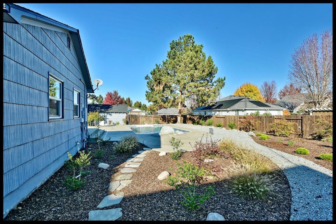 3832 Grant Road Central Point, OR 97502 - Photo 10 of 35 Additional Photo
