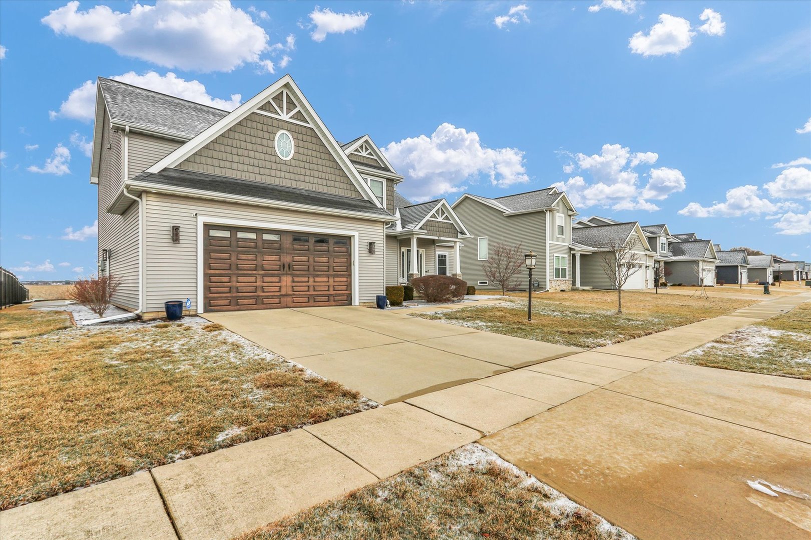 1010 Declaration Drive Savoy, IL 61874 - Photo 2 of 54 a front view of a house