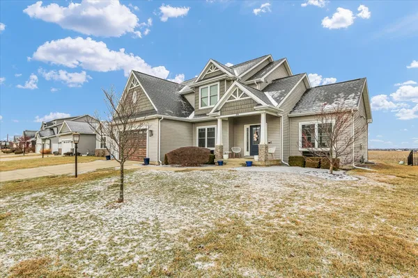 a view of a house with a entertaining space