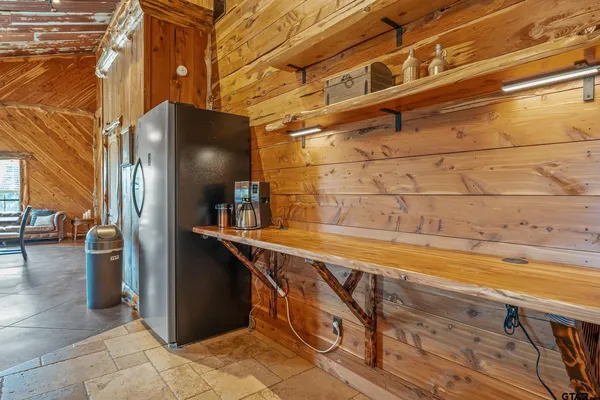 $799,000 | 2600 Van Meter Road, Kilgore, TX 75662