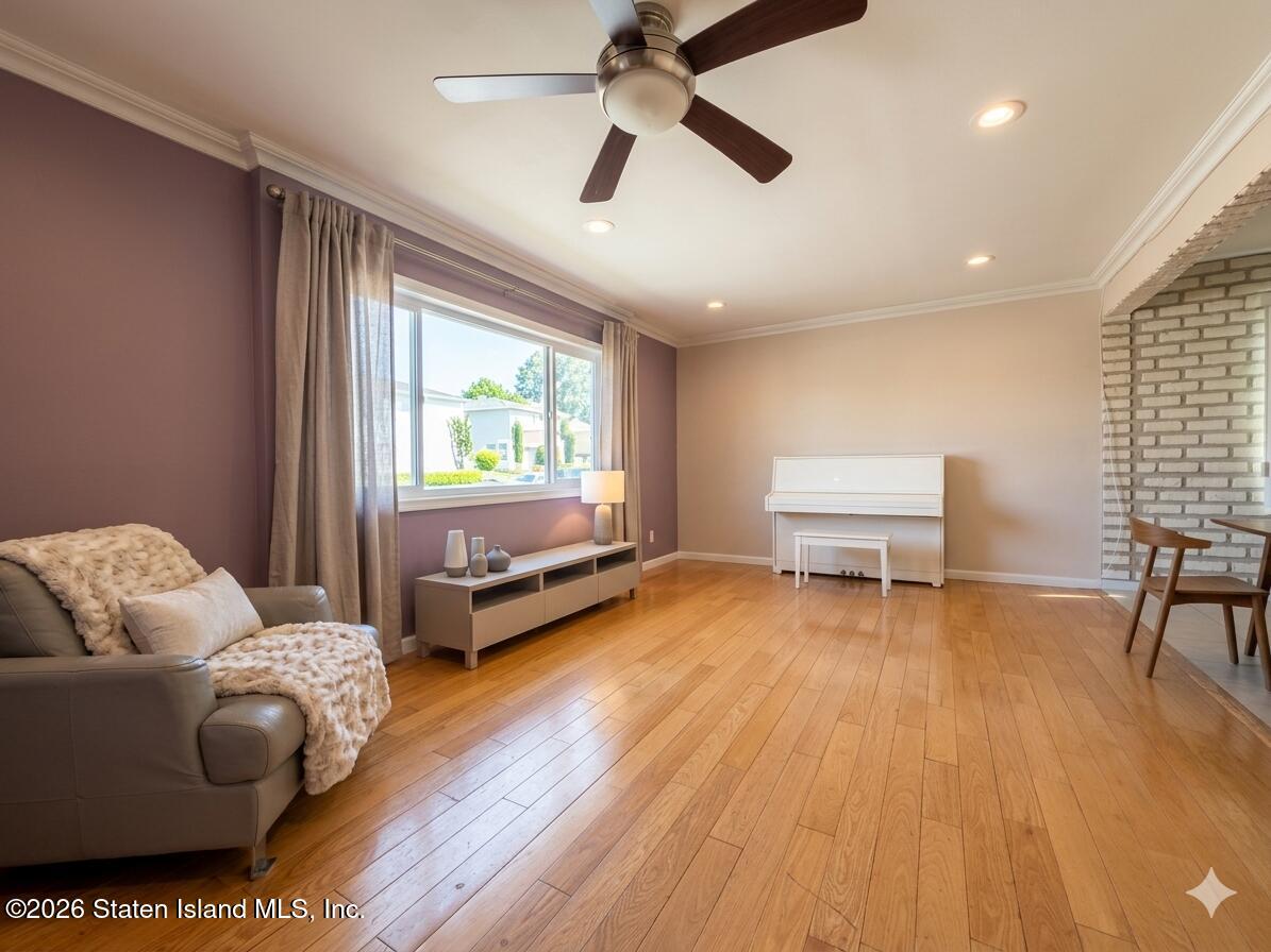 513-1 Willow Road East, Unit 2 Staten Island, NY 10314 - Photo 2 of 4 IMG_3611
