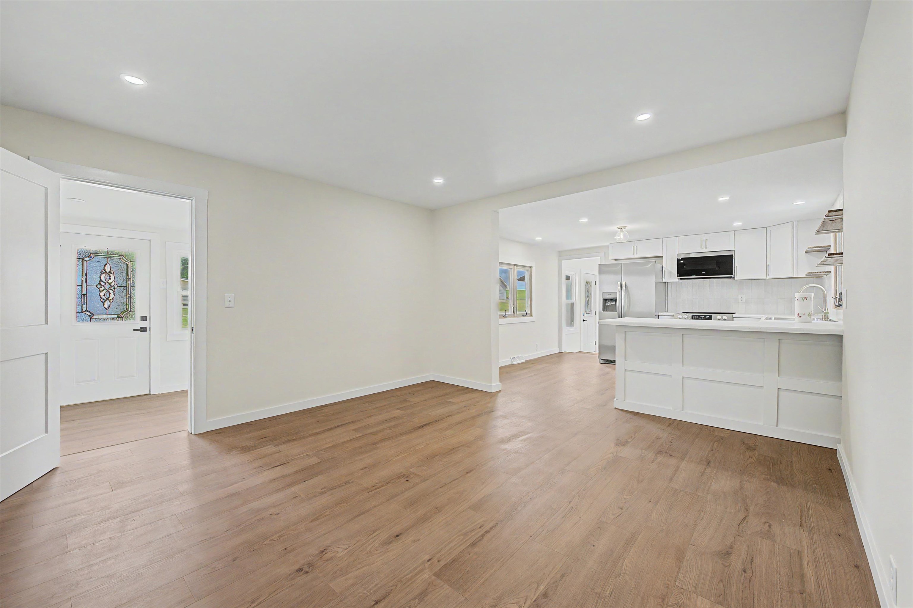 3018 West Beaver Road Freeport, IL 61032 - Photo 8 of 31