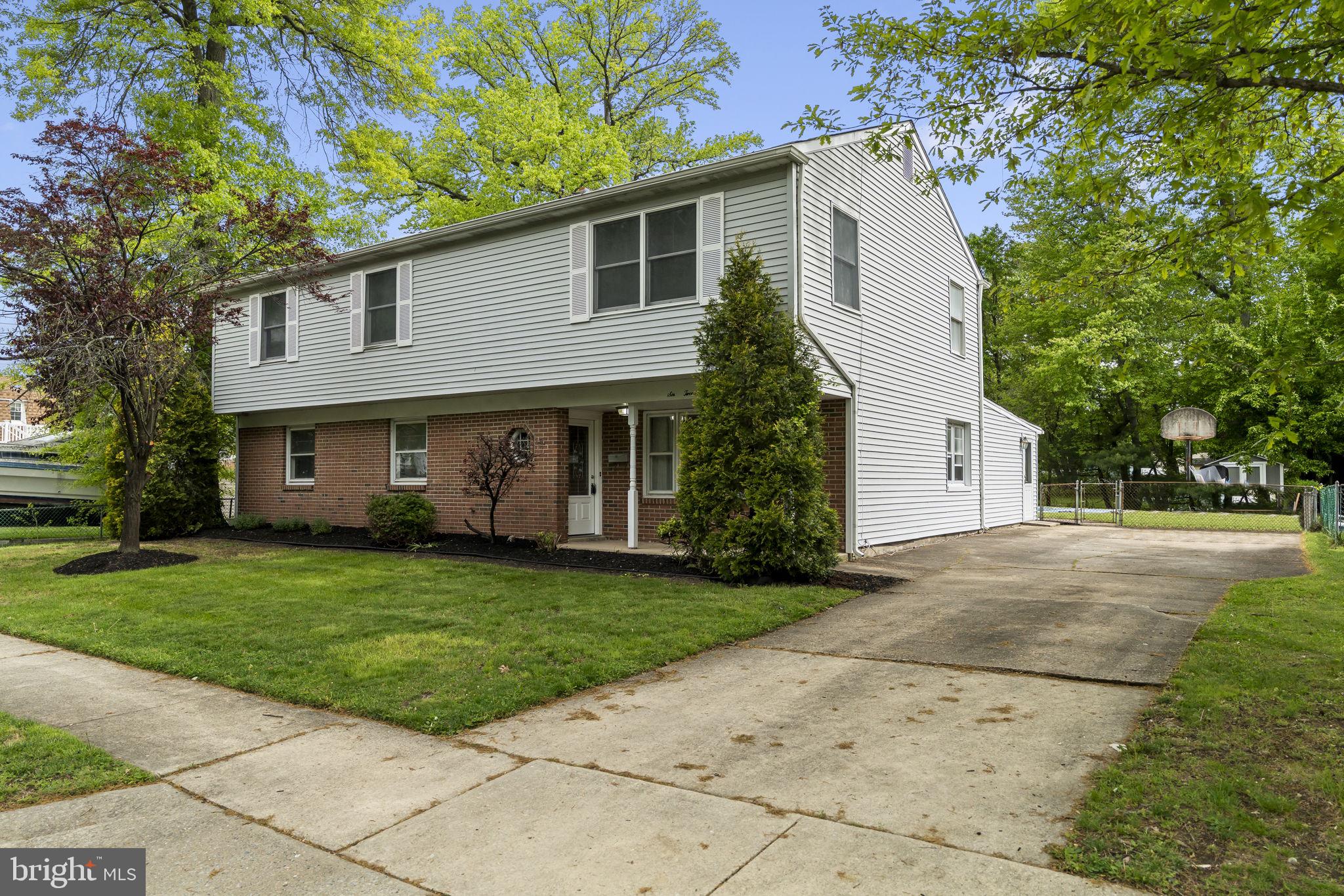 621 South Forklanding Road Maple Shade, NJ 08052 - Photo 2 of 45