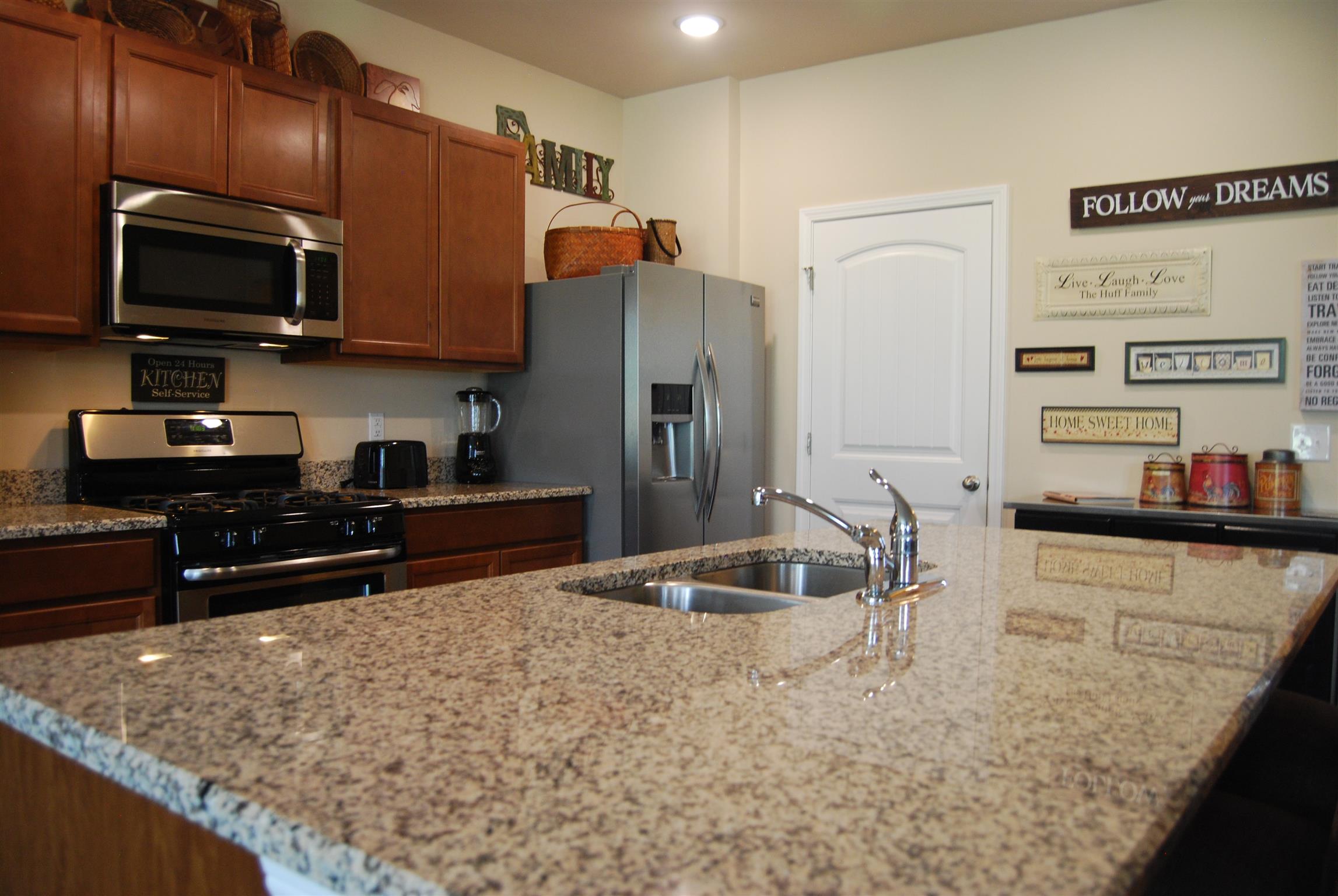 651 Prominence Road Columbia, TN 38401 - Photo 8 of 26 Large granite island with sink