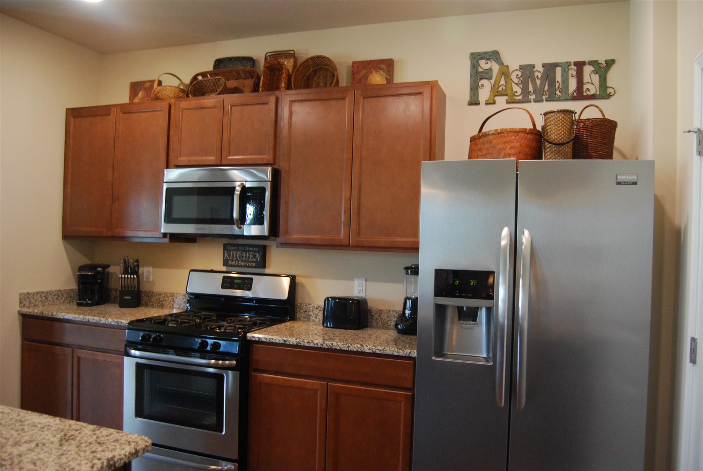 651 Prominence Road Columbia, TN 38401 - Photo 9 of 26 all stainless kitchen appliances stay