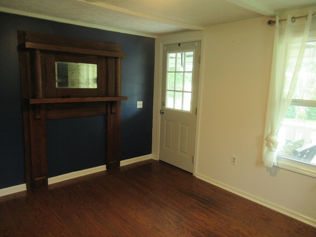 253 Ivanhoe Road Max Meadows, VA 24360 - Photo 3 of 7 Gallery Image 3