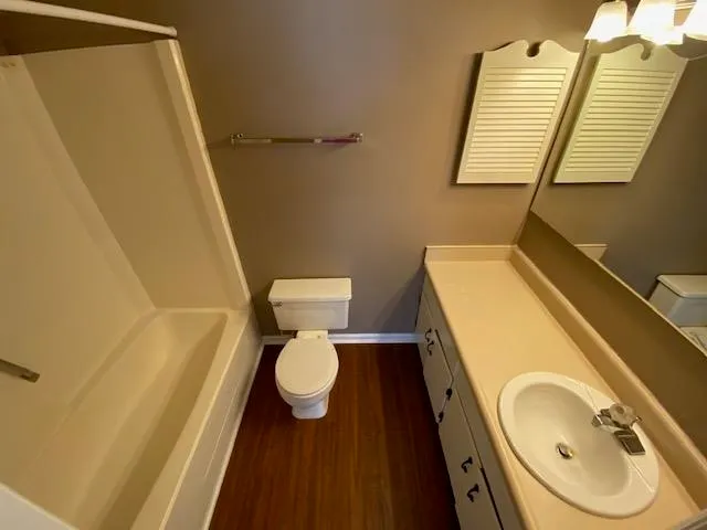 $1,300 | 5453 Sombra Del Lago Drive, Unit B, Tallahassee, FL 32303