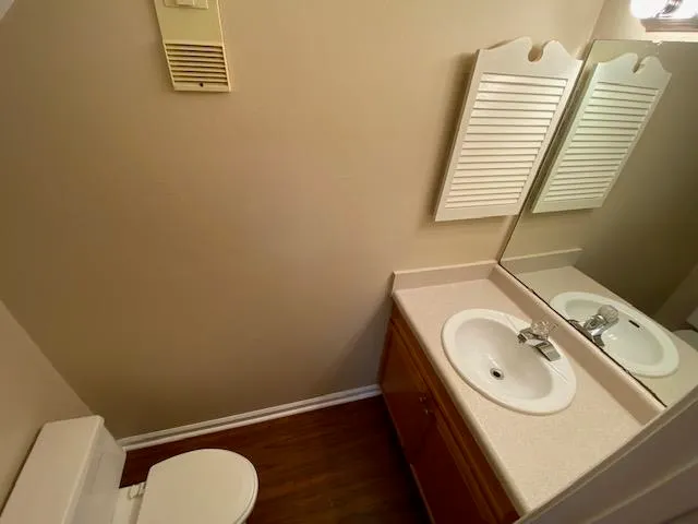 $1,300 | 5453 Sombra Del Lago Drive, Unit B, Tallahassee, FL 32303