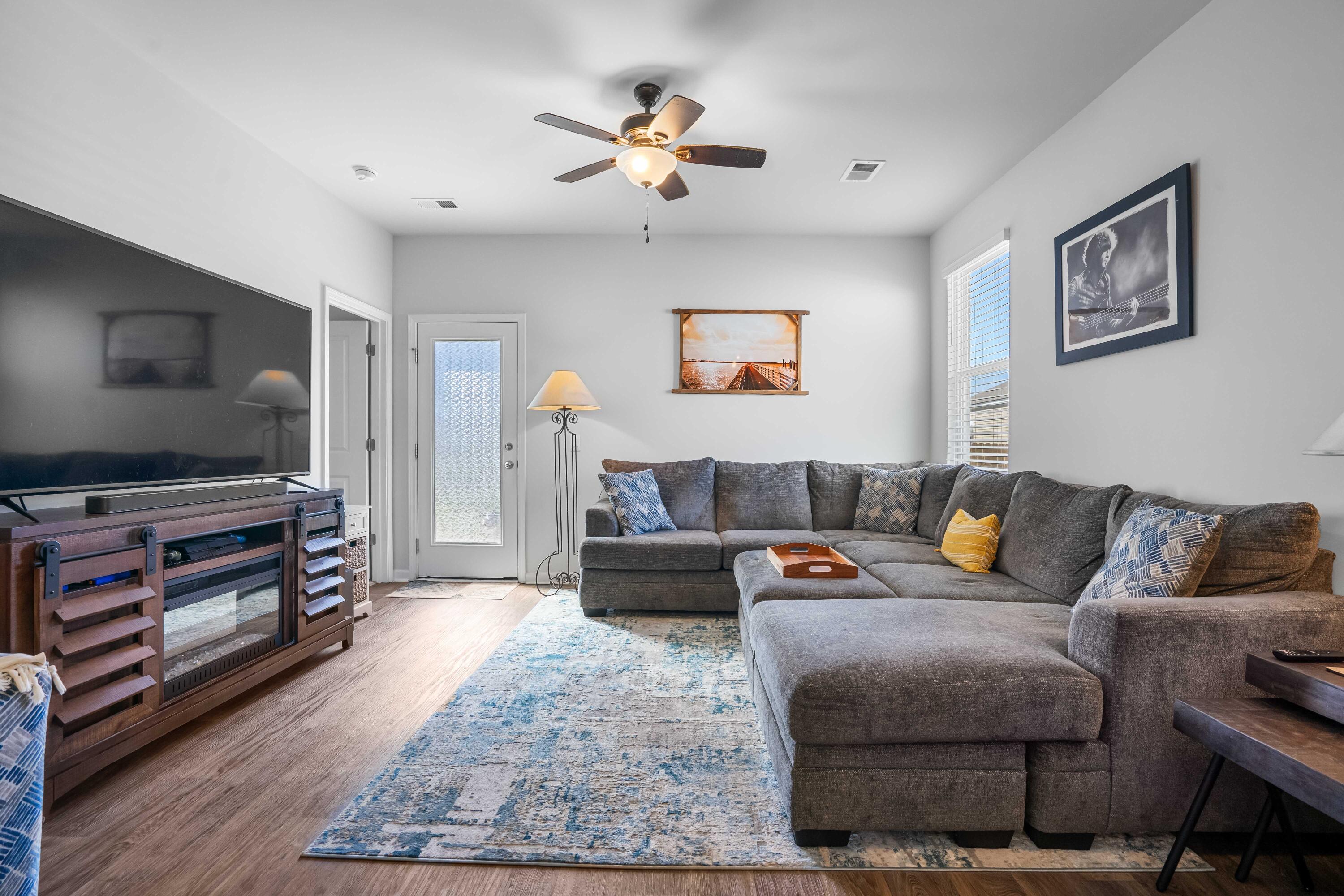 303 Feldspar Lane Ladson, SC 29456 - Photo 3 of 38 DSC00866